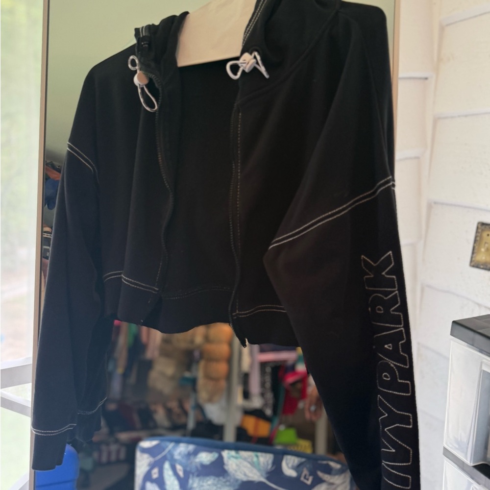 IVY PARK Black Cropped Sweatshirt